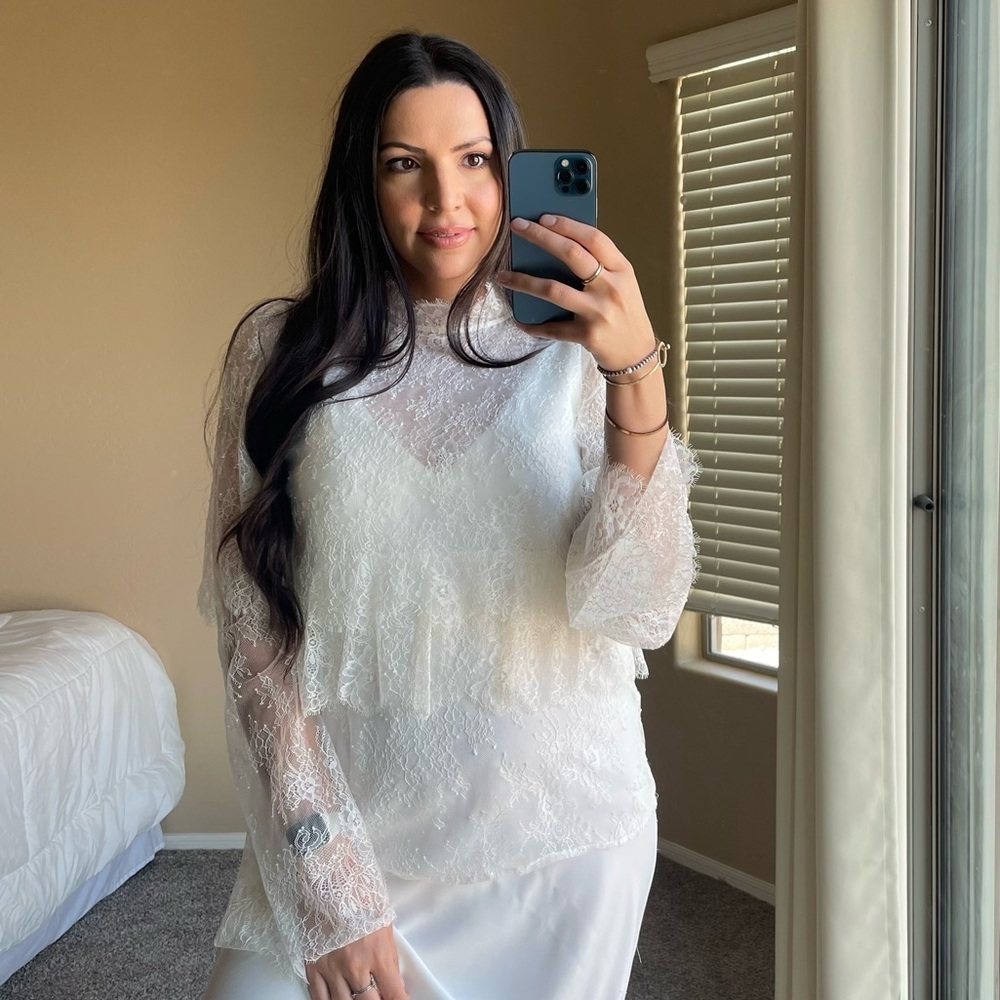 BCBGMaxAzria White Lace Long-Sleeve Blouse